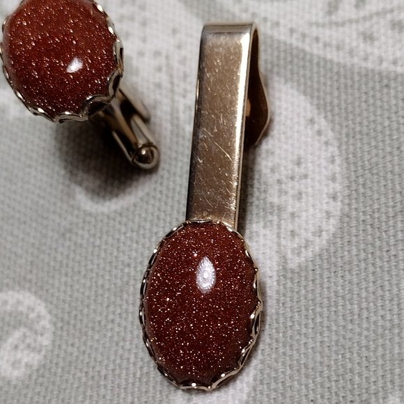 Goldstone Cufflink & Tie Clip Set - Picture 4 of 6